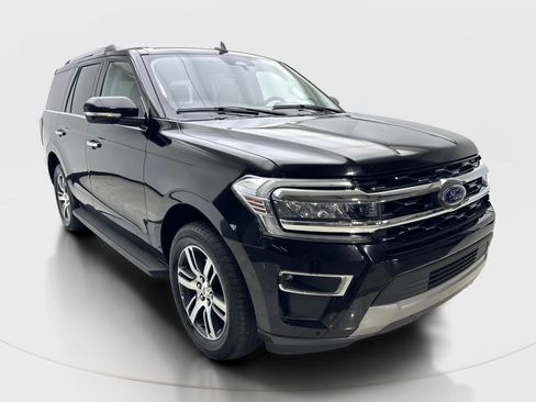 Used 2024 Ford Expedition Limited image 4