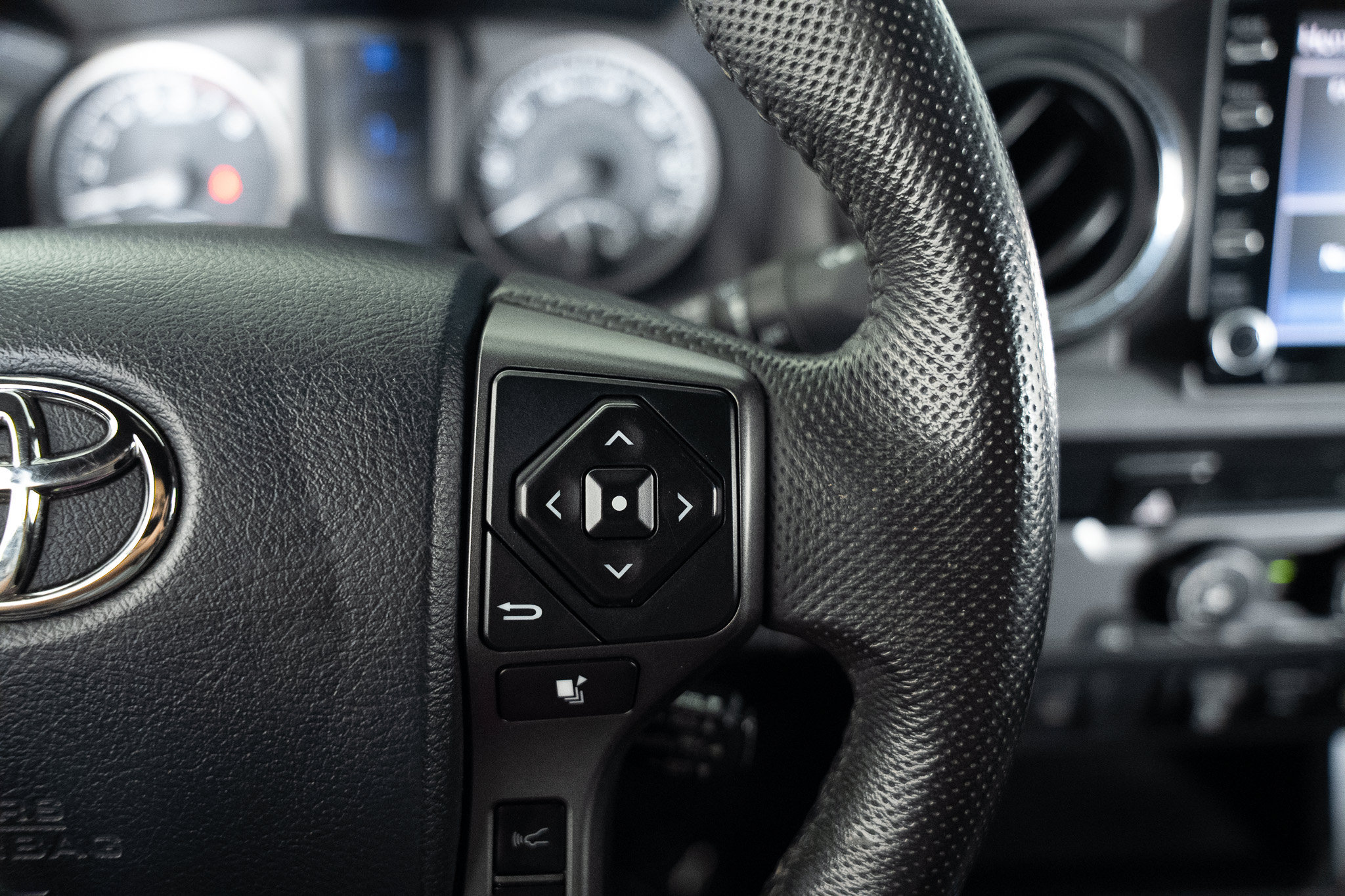 Used 2020 Toyota Tacoma TRD Sport RWD image 32