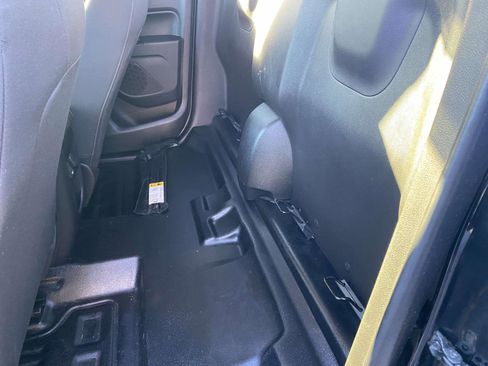 Used 2021 Chevrolet Colorado LT w/ Fleet Safety Package image 10