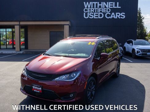 Used 2020 Chrysler Pacifica Touring-L w/ Advanced Safetytec Group AWD/4WD image 1
