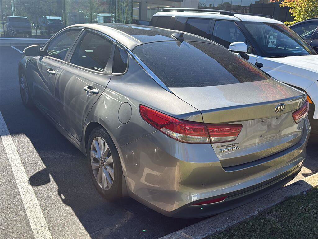 Used 2016 Kia Optima EX w/ Option Group 040 FWD image 3
