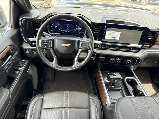 Used 2024 Chevrolet Silverado 1500 High Country w/ Technology Package AWD/4WD image 12