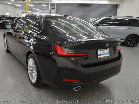 Used 2023 BMW 330i Sedan w/ Premium Package image 11