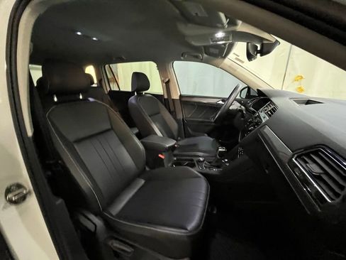 Used 2022 Volkswagen Tiguan SE AWD/4WD image 13
