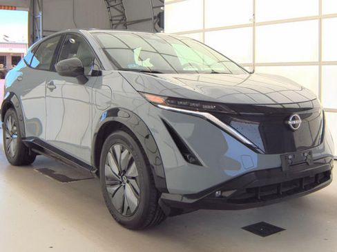 Used 2024 Nissan Ariya AWD image 2