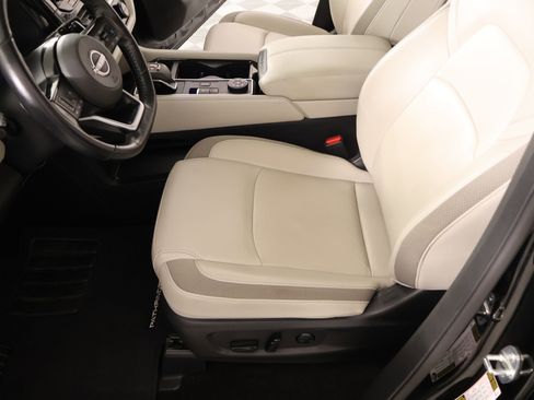 Used 2024 Nissan Pathfinder SL w/ SL Premium Package AWD/4WD image 11