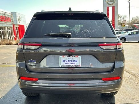 New 2026 Jeep Grand Cherokee Limited AWD/4WD image 8