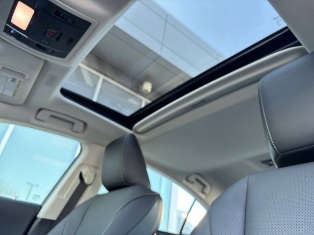 Used 2024 Lexus ES 350 w/ Premium Package FWD image 21