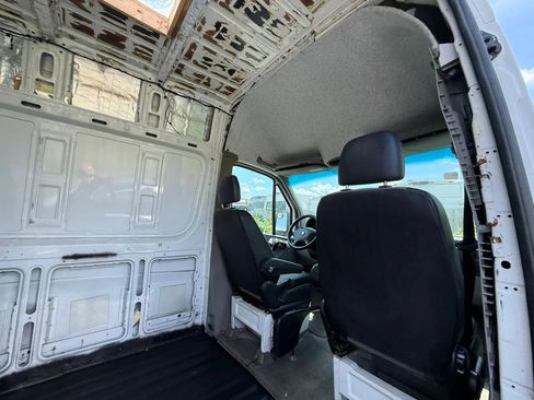 Used 2008 Dodge Sprinter 2500 RWD image 31