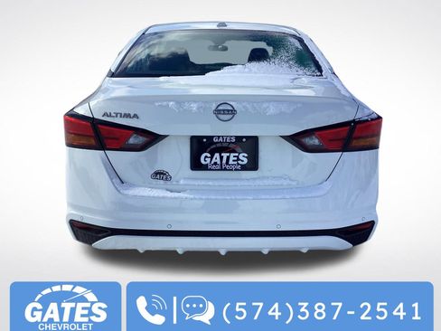 Used 2025 Nissan Altima 2.5 SV image 8