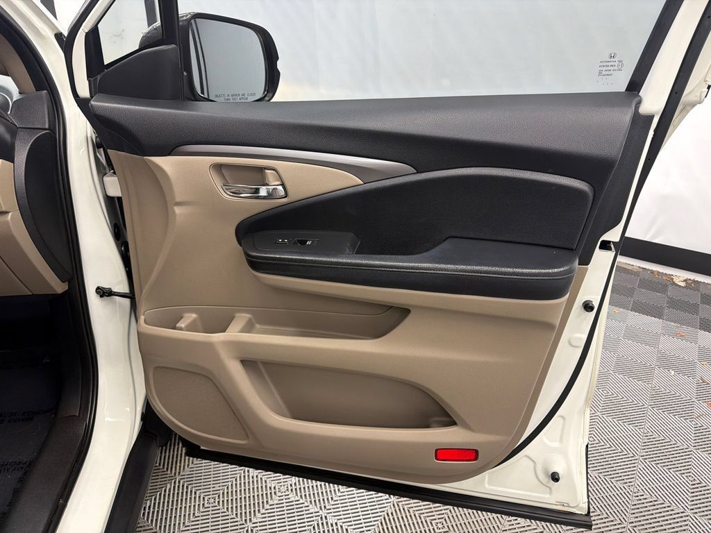 Used 2017 Honda Ridgeline RTL-T image 15