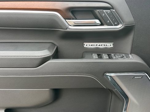 Used 2024 GMC Sierra 1500 Denali w/ Technology Package image 10