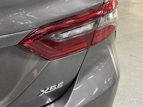 Used 2022 Toyota Camry XSE FWD image 8