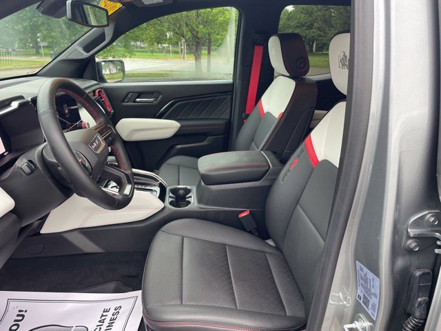 Used 2025 GMC Canyon AT4 w/ AT4X AEV Edition AWD/4WD image 13