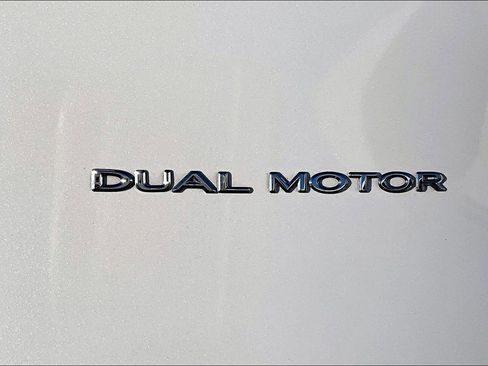 Used 2021 Tesla Model Y Long Range image 27