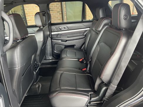 Used 2019 Ford Explorer Sport w/ Equipment Group 401A AWD/4WD image 18