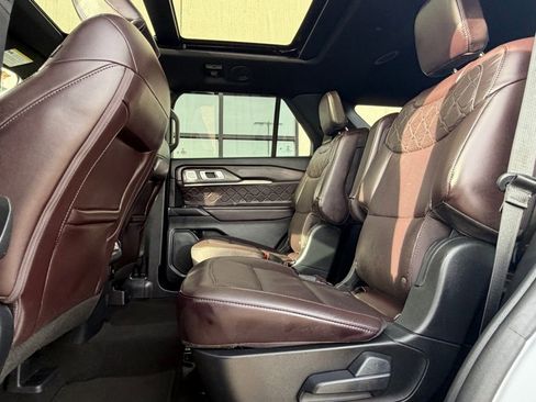 Used 2025 Ford Explorer Platinum w/ LUX Leather Package image 21