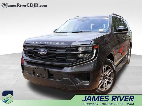 Used 2025 Ford Expedition Active AWD/4WD image 1