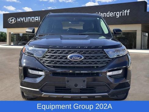 Used 2022 Ford Explorer XLT w/ Equipment Group 202A image 7