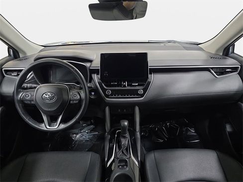 Certified 2024 Toyota Corolla Cross XLE image 9