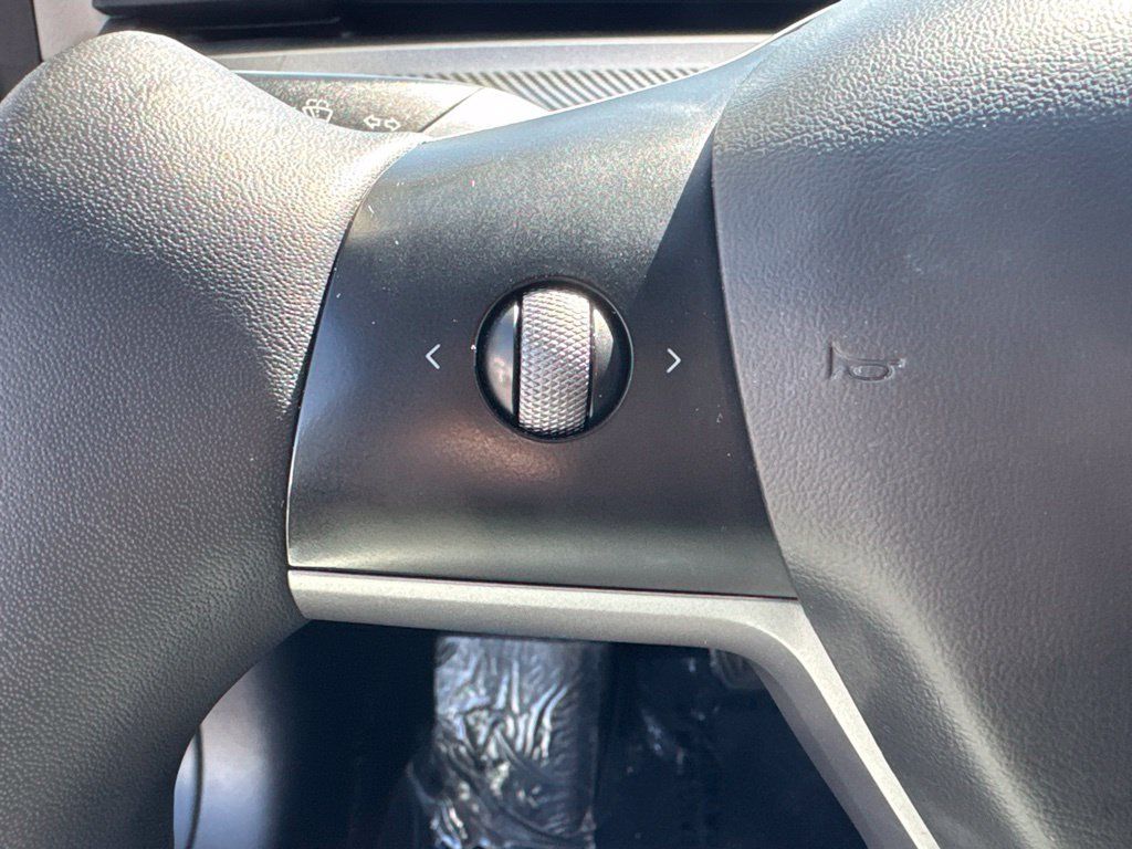 Used 2023 Tesla Model 3 Standard Range RWD image 30