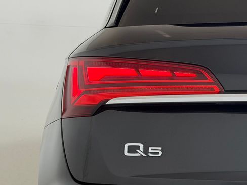 Used 2021 Audi Q5 e Premium Plus w/ Premium Plus Package AWD/4WD image 29