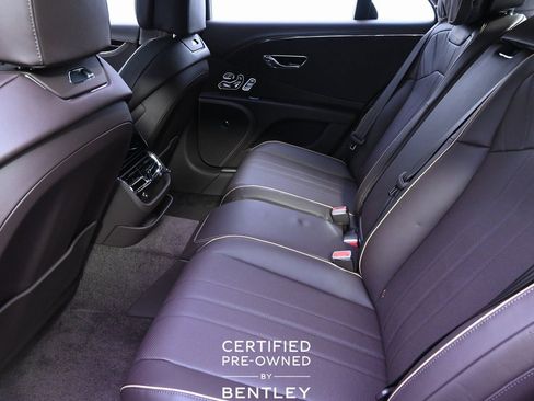 Used 2024 Bentley Flying Spur V8 image 24