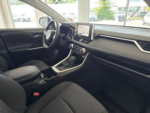 Used 2024 Toyota RAV4 XLE AWD/4WD image 44