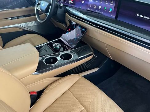 New 2025 Cadillac Escalade IQ Sport 2 image 17