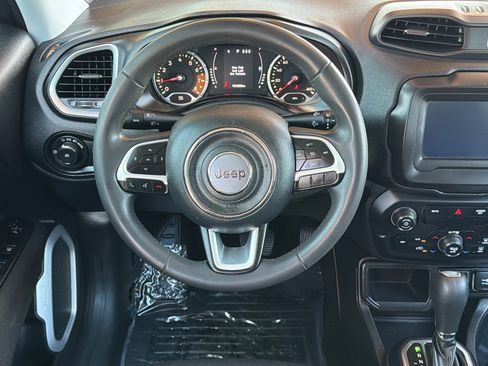 Used 2019 Jeep Renegade Latitude FWD image 15