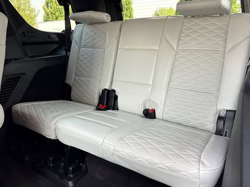 Used 2025 Cadillac Escalade Sport Platinum AWD/4WD image 18