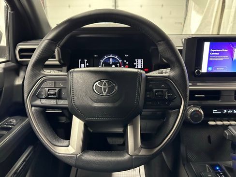 Used 2025 Toyota 4Runner SR5 image 18