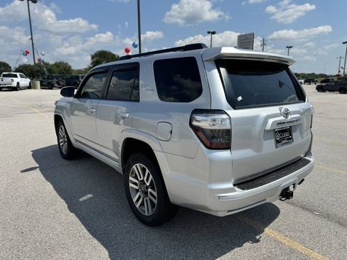 Used 2022 Toyota 4Runner TRD Sport AWD/4WD image 3