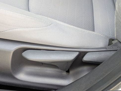 Used 2022 Toyota Corolla SE image 19