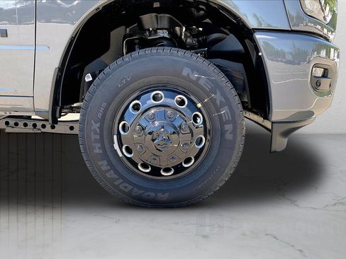 New 2026 RAM 3500 Big Horn AWD/4WD image 33