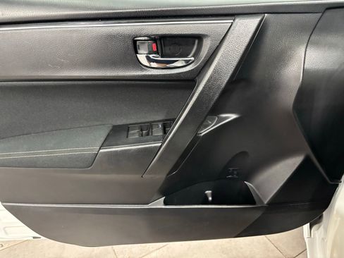 Used 2019 Toyota Corolla LE w/ LE Premium Package image 18