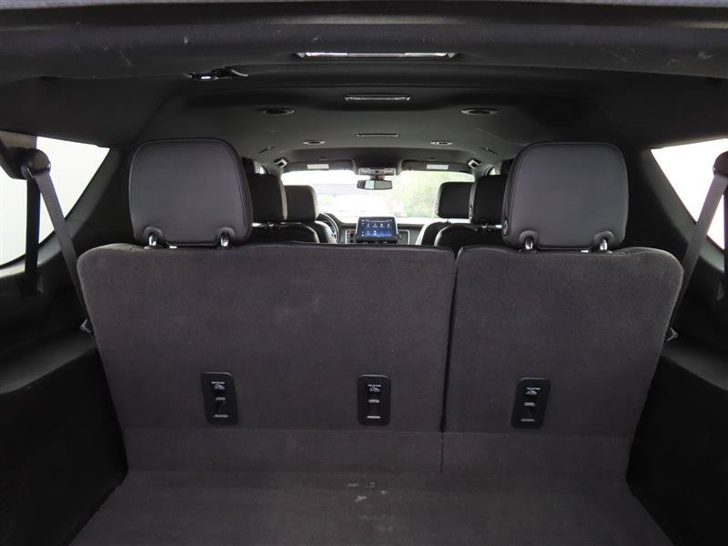 Used 2022 Chevrolet Suburban RST w/ Luxury Package RWD image 13