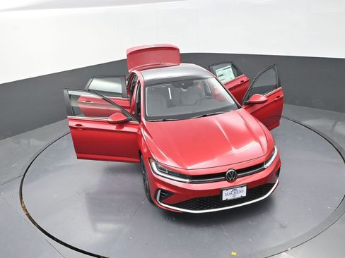 New 2026 Volkswagen Jetta SE FWD image 30