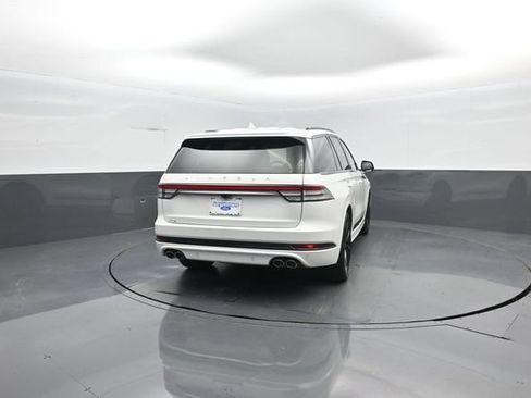 Used 2022 Lincoln Aviator Reserve w/ Equipment Group 201A AWD/4WD image 7