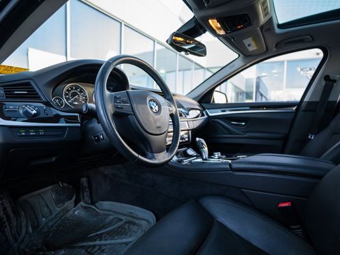 Used 2013 BMW 550i xDrive Sedan image 11