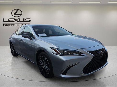 Certified 2025 Lexus ES 300h w/ Premium Package image 4