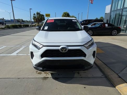 Used 2023 Toyota RAV4 LE FWD image 9