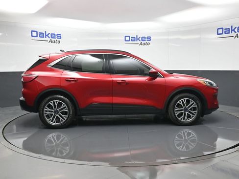 Used 2020 Ford Escape SEL image 9