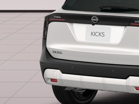New 2026 Nissan Kicks SR FWD image 14