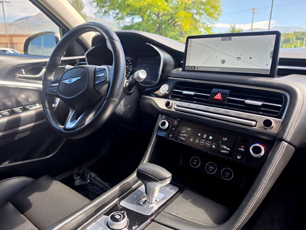 Used 2025 Genesis G70 2.5T AWD/4WD image 14