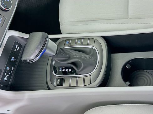 New 2026 Hyundai Kona SE image 14