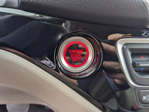 Used 2021 Honda Pilot Elite image 32