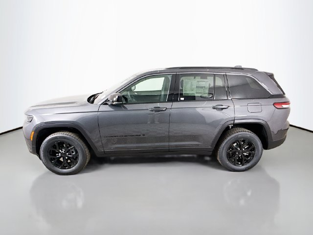 New 2026 Jeep Grand Cherokee Altitude AWD/4WD image 4
