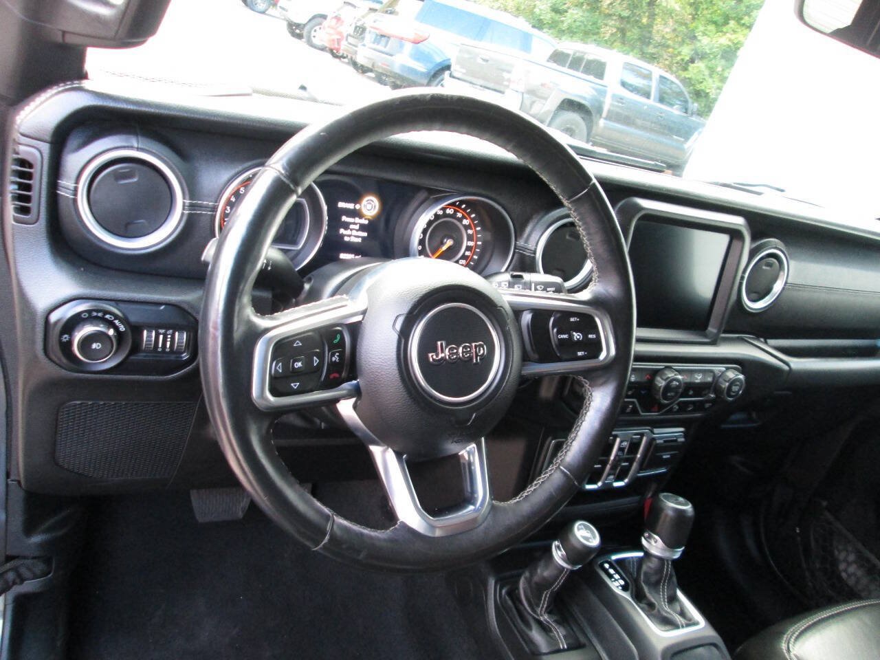 Used 2018 Jeep Wrangler Unlimited Sahara w/ Dual Top Group AWD/4WD image 12