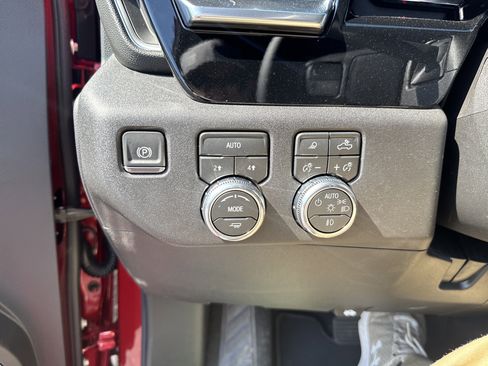 New 2026 GMC Sierra 1500 SLT image 30